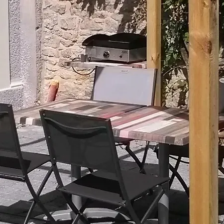 A Deux Pas Du Rheby بيت ضيافة Villebois