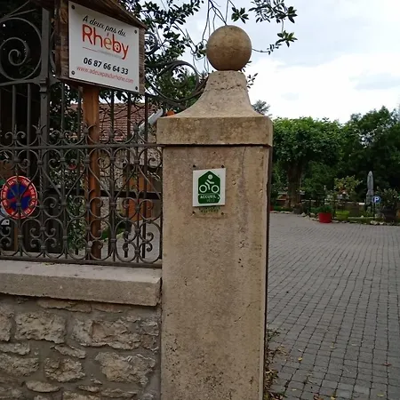 Pensjonat A Deux Pas Du Rheby Villebois